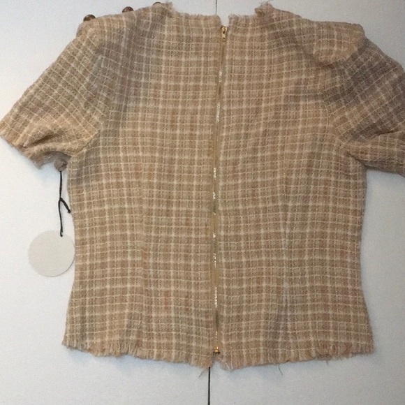 Tailored Top. Size M - Picture 2 of 5